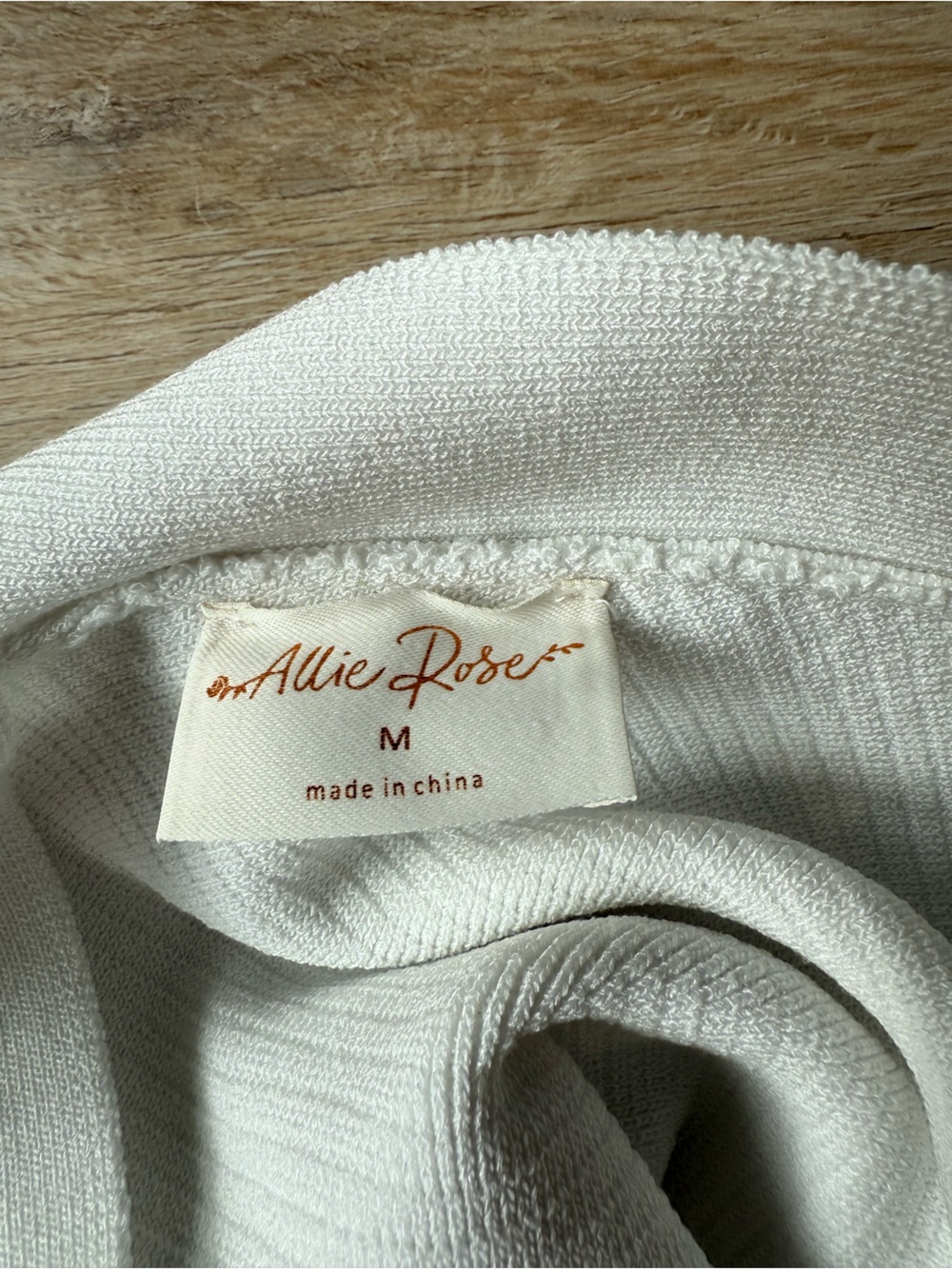 White Ribbed Cross Crop Top - Picture 3 of 3